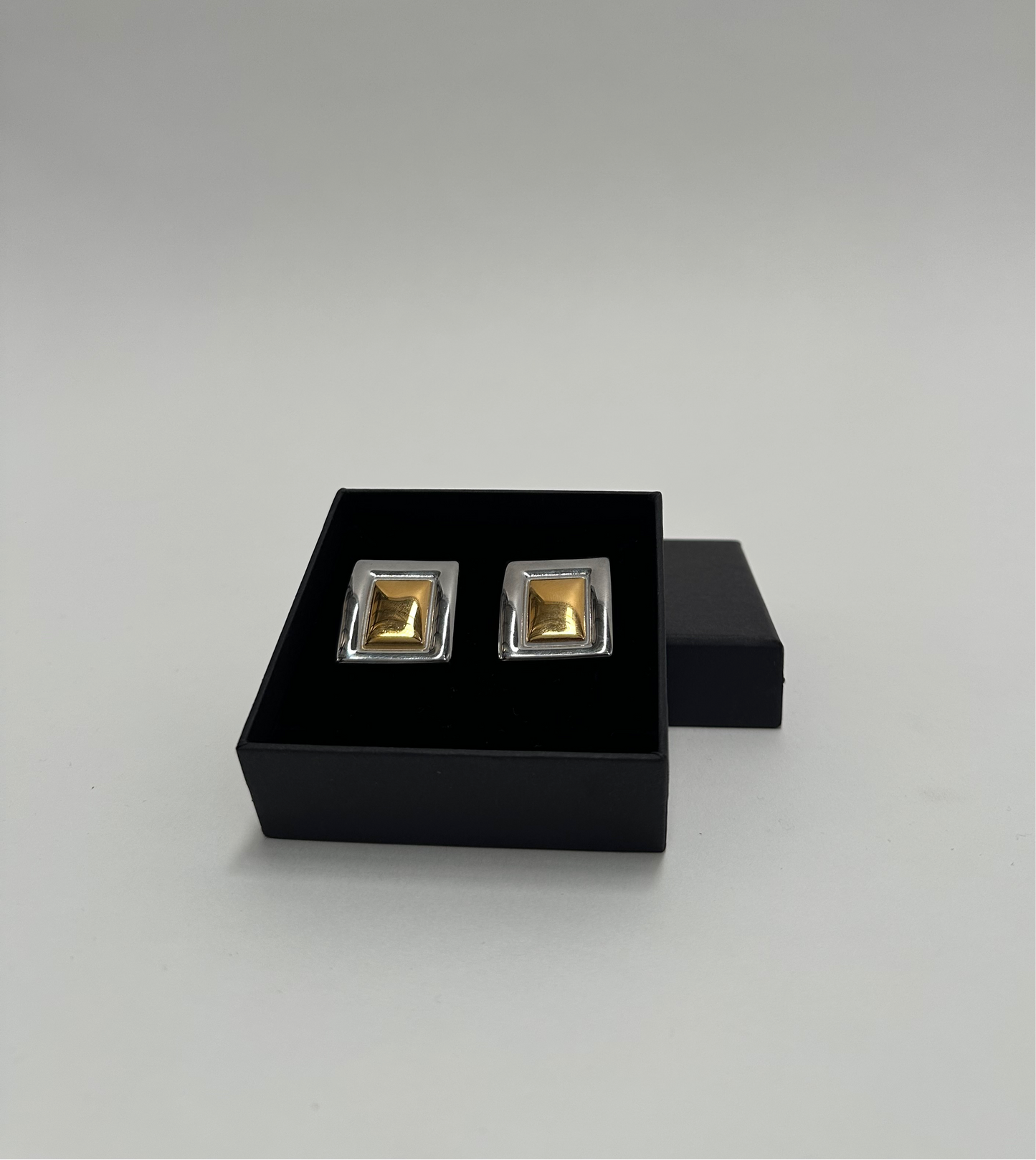 GEO STATEMENT EARRINGS